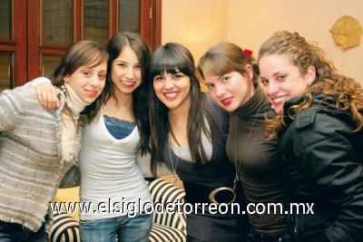 Laura Córdoba, Isa Soto, Yolis Trasfí, Mariana Hoyos e Isabel Sesma.