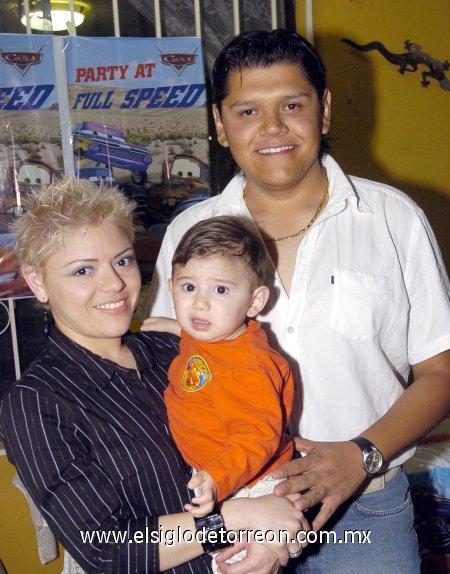 04032007 
Rodrigo Efrén Albarrrán Sifuentes fue festejado por sus papás, Luis Rodrigo y Verónica Albarrán, con motivo de su cumpleaños.