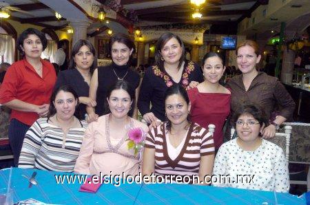 04032007 
Dalia de Morales disfrutó de una fiesta de canastilla, organizada por Laura de Garza, Alejandra de Sabag, Miriam de Camacho y Lily de Mier, a la que también asistieron Roxana, Paty,  Mónica, Carmina y Lulú .