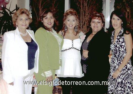 04032007 
Rosy Gamón de Sánchez disfrutó de una fiesta de canastilla por el próximo nacimiento de su bebé, acompañada por Rosa Velia Aguilar, Bertha Peña de Gamón, Francisca Chávez de Gamón y Sandra López de Gámon.