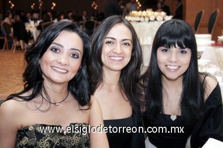 09032007 
Claudia García, Alejandra García Mora y Érika García.