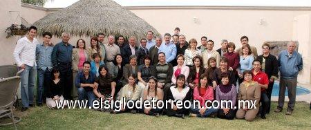 09032007 
Eduardo Carmona Escobedo celebró su cumpleaños junto a un grupo de amigos y familiares.
