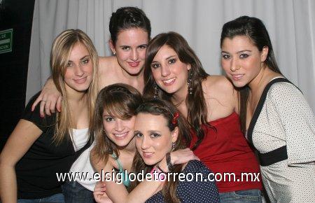 05032007
Elena Bohigas, Lucía Sáenz, Fer García, Valeria Córdoba, Martha Velasco y Ale Madero.