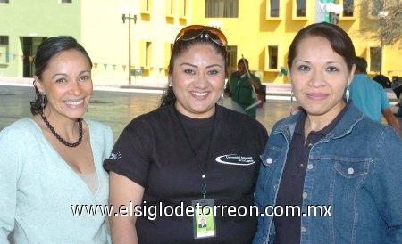 05032007
Irene Rojas, Marina Estrada e Hilda Villasana, organizadoras de la Casa Abierta.