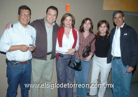 05032007
Luis Espinoza, Emilio Ríos, Leticia de Espinoza, Silvia de Ríos, Gaby de Anaya y Andrés Anaya.