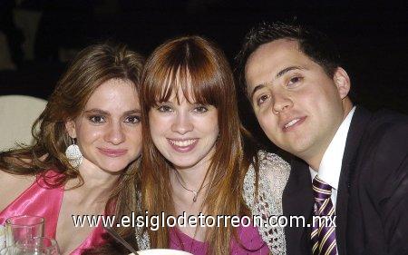 05032007
Nuvi Salum, Lorena Soldevilla y Daniel Aguirre.