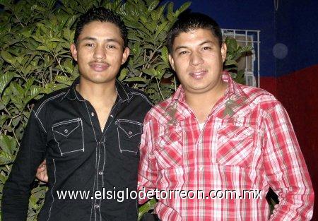 07032007
David Longoria Rubio con su hermano Jesús Longoria, el día que festejó su cumpleaños.