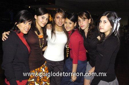 07032007
Paola Salinas, Andrea Alvarado, Lorena Ibarra, Luisa Estrada, Jenifer Beuchot y Mariana Zertuche.