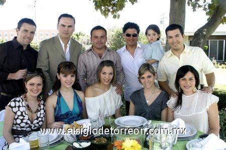06032007
Juan y Olga Ibargüengoytia, Arturo y Karina Ortiz, Joss y Karla Robles, Humberto, Santiago y Laura Baca, Miguel y Karla Alatorre.