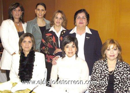 13032007
Elena de la Mora, Lorena Dávila, Rocío Nassar Maribel Leal, Marilú Portilla, Alicia Villarreal y Yolanda de De la Parra.