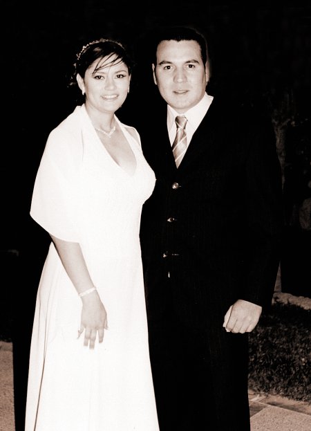x Lic. Rigel Mario Rendón Hinojosa y Lic. María del Carmen Azpilcueta Nájera contrajeron matrimonio civil el viernes 15 de diciembre de 2006.