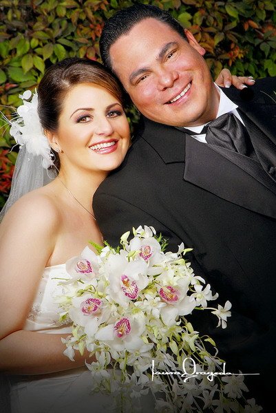 Sr. Javier Rizzo Apodaca y Srita. Rebeca Yacamán Handal recibieron la bendición nupcial en la parroquia de San Pedro Apóstol, el 17 de febrero de 2007.



Estudio: Laura Grageda