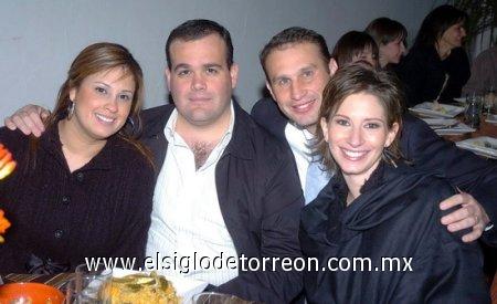 11032006 
Selina y José Martín Pérez, Alberto y Marimar Sada.