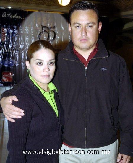 11032007 
Mayela Candela y Fernando Jiménez.