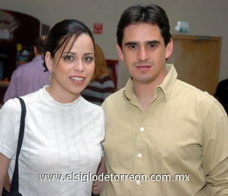 11032007 
Raquel Ayoub y Hugo Hernández.