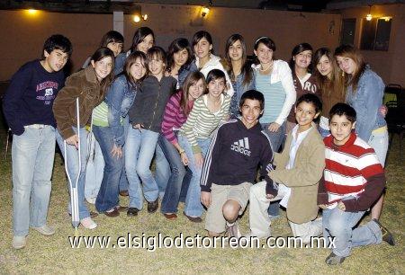11032007 
Divertida fiesta le prepararon a Marifer Amezcua Cano, con motivo de su cumpleaños.