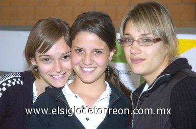 15032007
Anilú Reed, Diana Gallardo y Stefy Aronis.