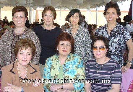 14032007
Tatis V. de Meza, Rosa de Medina, Titina García, Hilda de Portal, Mussy Urow, Rocío de Iriondo y Cristina de Valencia.