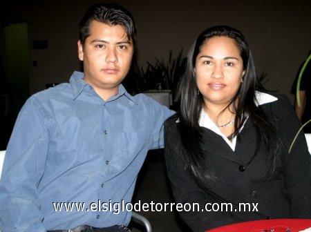 15032007
Miguel Aparicio Espinoza y Abigaíl Hernández del Río.