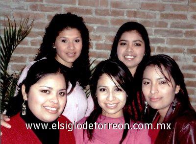 16032007 
Zaira Yadira junto a Jéssica, Ángeles y Gaby.