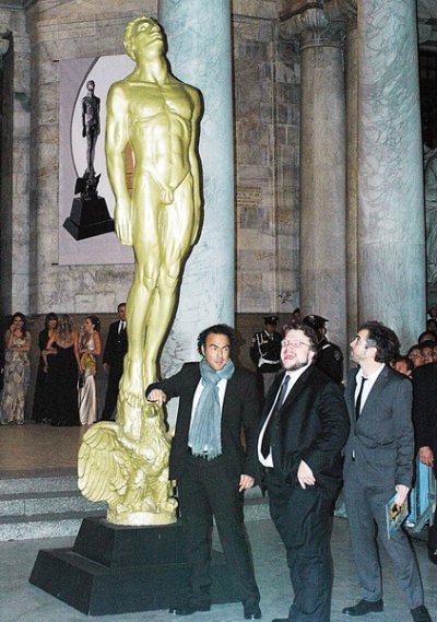 Los cineastas mexicanos Alfonso Cuarón, Guillermo del Toro y Alejandro González Iñárritu, a su llegada a Bellas Artes, en el marco de la XLIX Ceremonia Entrega del Ariel.

El filme El laberinto del Fauno del cineasta mexicano Guillermo del Toro acaparó la entrega, al llevarse nueve estatuillas entre las que destaca Mejor Película y Mejor Director.