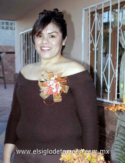 18032007 
Laura Ileana Hernández Zúñiga en su fiesta de despedida.