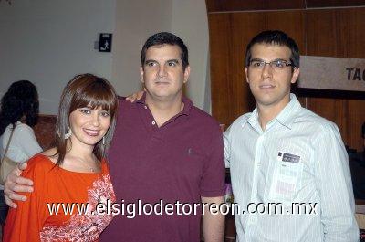 18032007
Anabel de Murra, Alfredo y Roberto Murra.