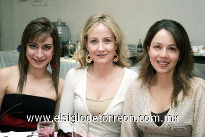 18032007 
Iveth de Gutiérrez, Maricela de Carzó  y Liliana de Carzó.