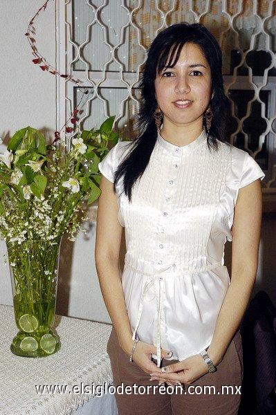 23032007 
Brenda Leticia Escobedo Gujardo, en la despedida de soltera que le ofrecieron hace días. D-Celina Barrientos González en su fiesta de despedida