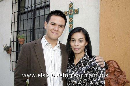 23032007 
Óscar Ramírez y Yolanda Domínguez disfrutaron de una despedida de solteros.
