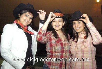 19032007
Gaby Godoy, Ana Isabel Garza y Yumima Ruiz cumplen años en marzo.