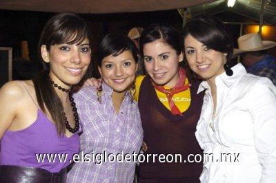 19032007
Lulú González, Martha Arriaga, Ruth Madinabeitia y Fabiola Landeros.