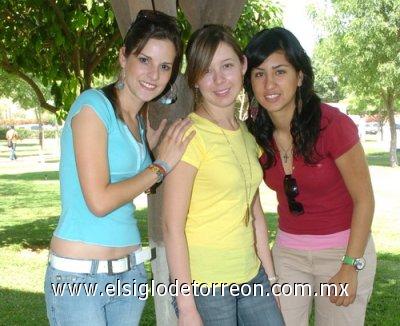 21032007
Fanny Plouin Arredondo, María Elena Papadópulos Quintero y Sofía Rodríguez Carreón.