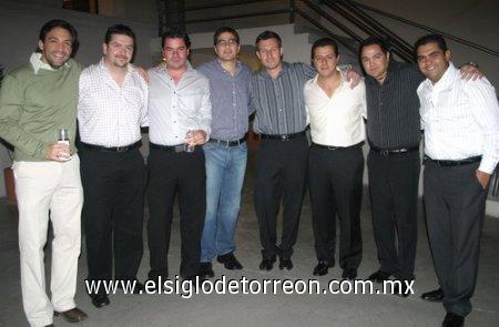 19032007
Gustavo Aizcorbe, Alejandro Veyán, Jorge Jalife, Iván Garza Tijerina, Pedro Valdés, Antonio Juan Marcos, Alejandro Garza y Juan Carlos Gómez.