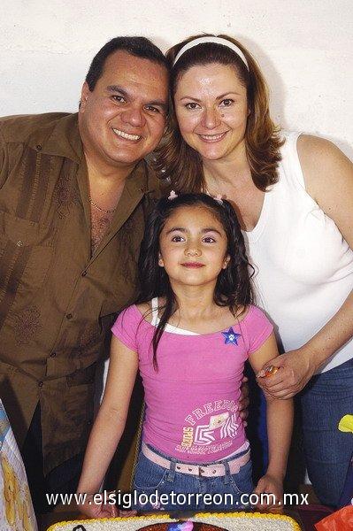 27032007
Alyri con sus papás Ricardo Soriano Rocha y Alma Chapa de Soriano