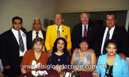27032007
Gildardo Magallanes Rayas, Esther de Magallanes, Jorge Félix, Rosalía de Felix, Jorge Zayas y Ana de Zayas, Gildardo Magallanes, Fernando Valdéz y Mina de Valdéz