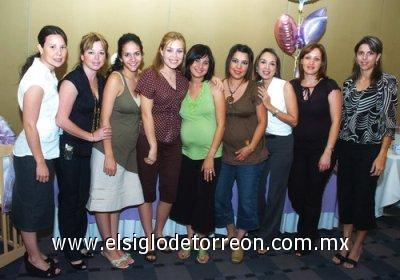 28032007
Ana de Orozco, Paty de Soler, Fabiola de Fahur, Érika de Barbosa, Mónica de Enríquez, Ivette de González, Lorena de Galindo y Victoria de Alfani acompañaron a Lissete Díaz de Leal en su fiesta de canastilla