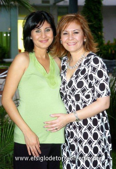 28032007
Lissete al lado de su mamá, Laura Moreno de Díaz