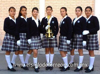 26032007
La escolta de la Escuela Eva Sámano de López Mateos ganó el primer lugar de la zona Escolar 501 a nivel regional