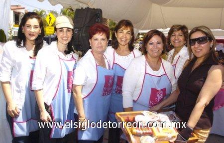 25032007
Lula Murra, Gabriela de Herrera, Lety de Cepeda, Elvira Arredondo, Tere Colunga, Marisa de Morales y Licha de Cárdenas.