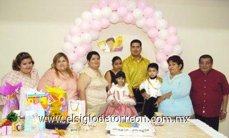 25032007
Nydia Mayté Alcázar Cervantes cumplió tres años y fue festejada por sus padres, Jesús Manuel Alcázar Torres y Mirna Guadalupe Cervantes de Alcázar.