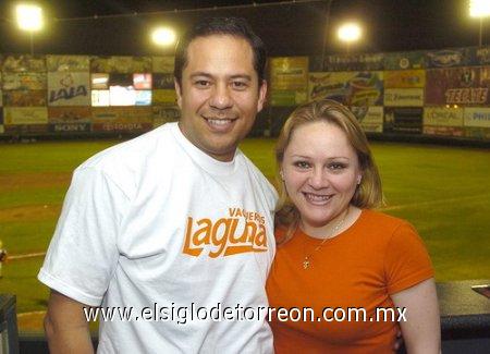 25032007
Rafael González y Jésica Robles.
