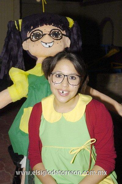 29032007
La feliz cumpleañera en el personaje de la Chilindrina