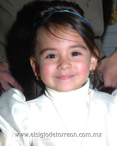 30032007
Daniela Luviano Luján cumplió tres añitos y fue festejada por sus papás, Santiago y Cladia Luviano