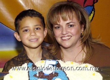 03042007
Alejandrito, en la compañía de su madrina Anabel Gurza de Novelo