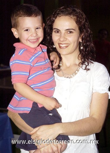 03042007
Any Martínez de Mena y su hijo Iván Mena