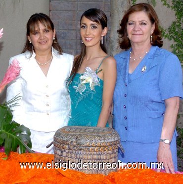 06042007
Esther junto a su mamá, Esther Zarzar de Domínguez y su suegra, Conchita García de Alba de Cruz.