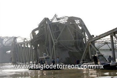 Destruye bombazo puente en Bagdad