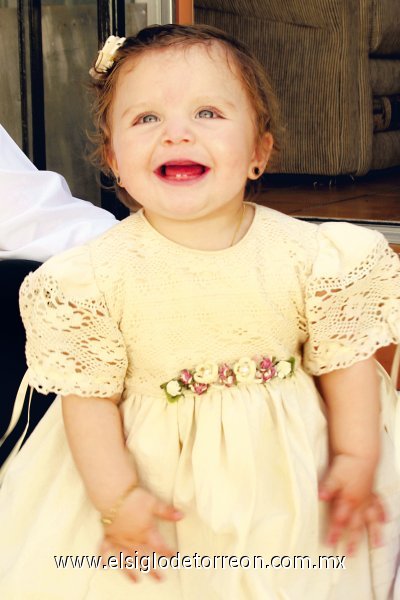 Alegre bautizo
Natalia Garrido Abularach