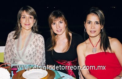 Claudia Pérez de García, Edelmira P. de Aguirre y Gabriela Barraza de Espinoza.